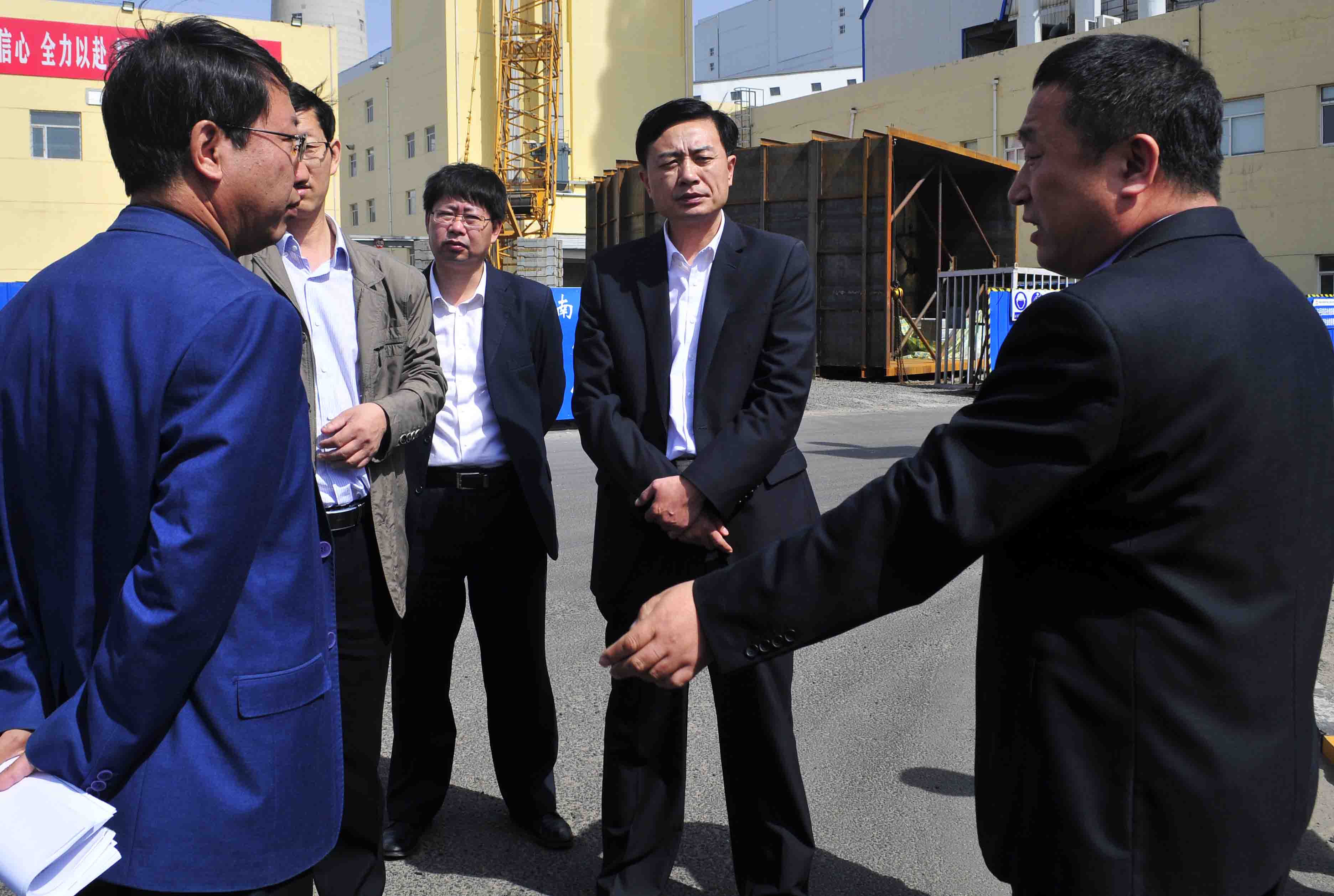 市委副书记,市长王忠源就环保工作进行检查